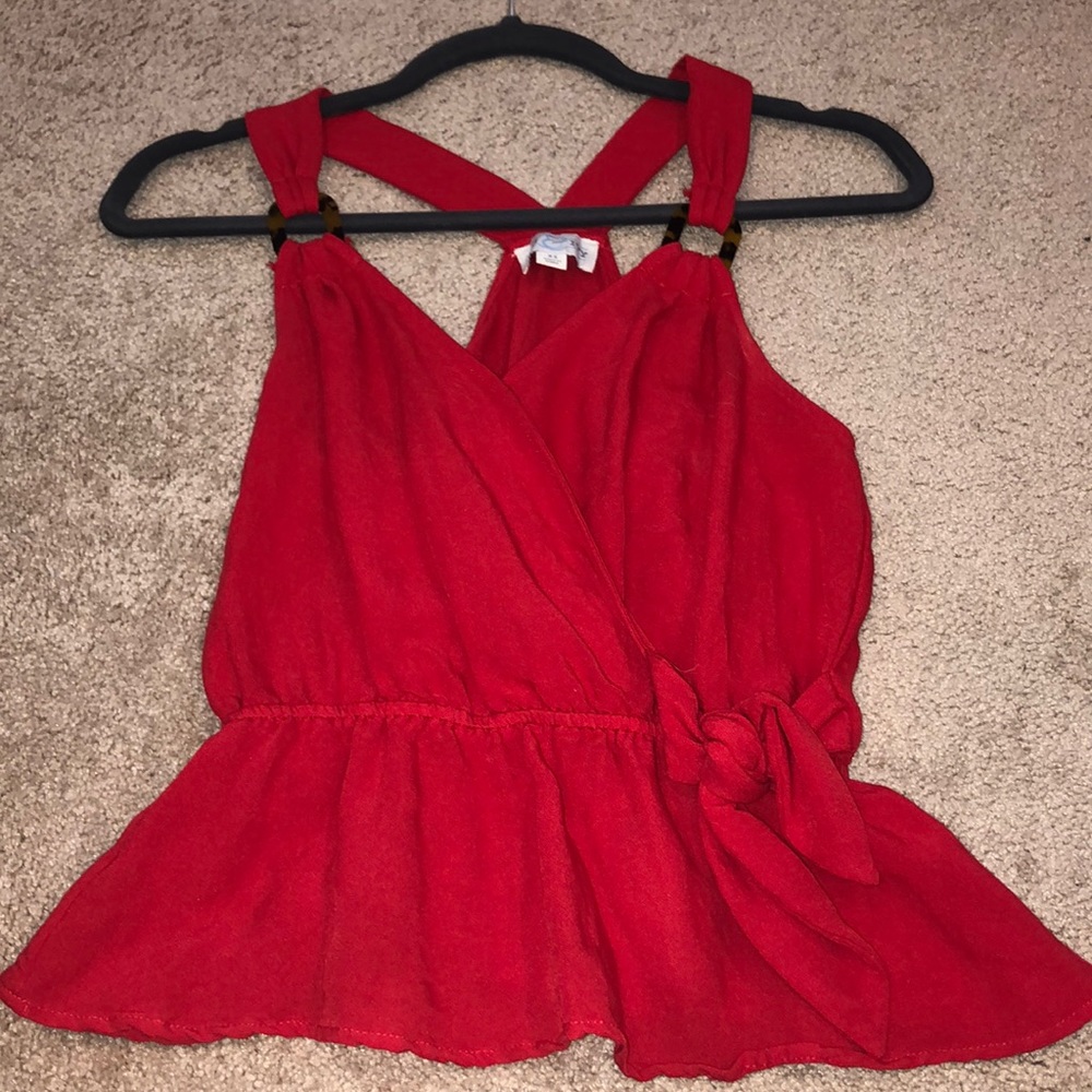 Red Tank. Tortoise loops. Tie on side.